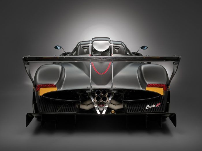 Pagani Zonda R 20 1 700x525