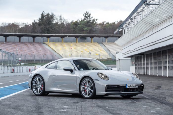 Porsche 911 Carrera S 30 700x466