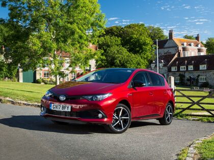 Toyota Auris Hybrid UK 2017
