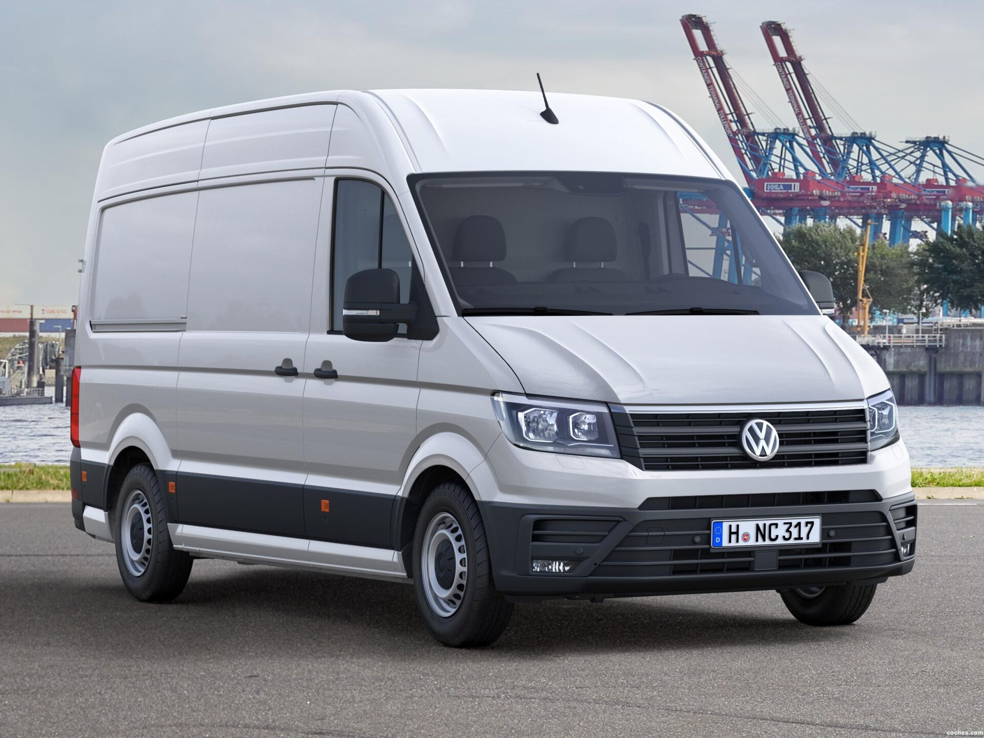 volkswagen_crafter-high-roof-van-2016_r38.jpg