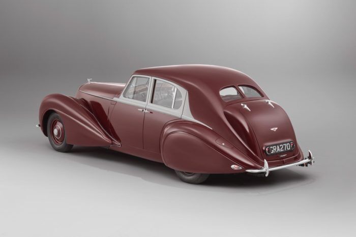 Bentley Corniche 1939 5 700x466