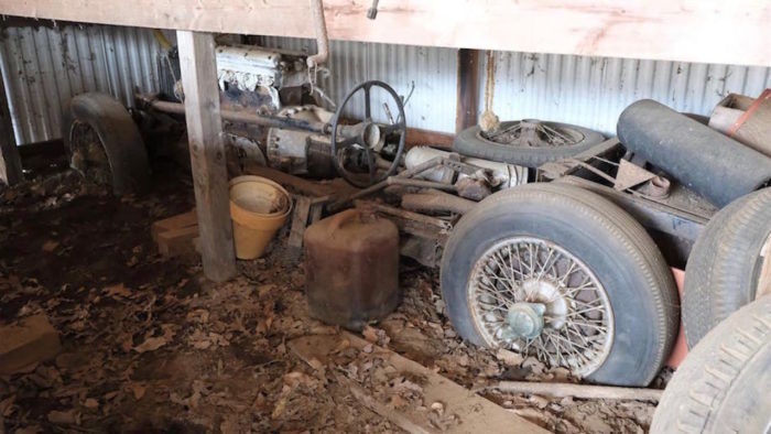 Jaguar XK120 Abandonado 1 700x394