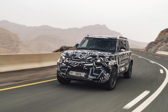 Land Rover Defender 2020 1 700x466