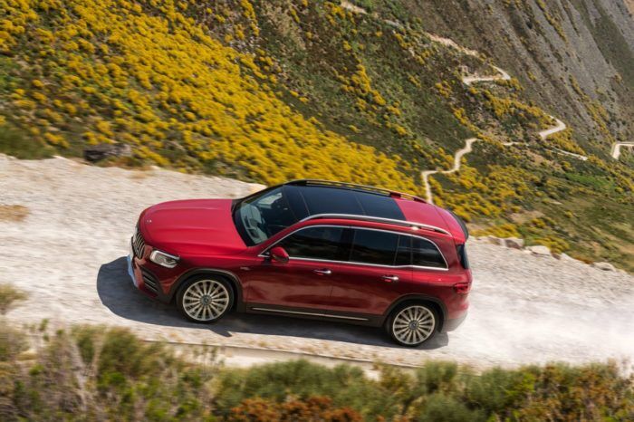 Mercedes AMG GLB 35 4MATIC 2020 1 700x466