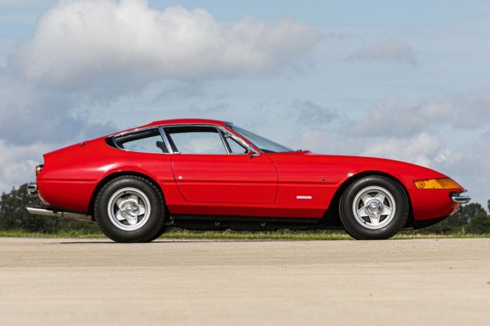 1972 Ferrari 365 Gtb 4 Daytona 1 700x466