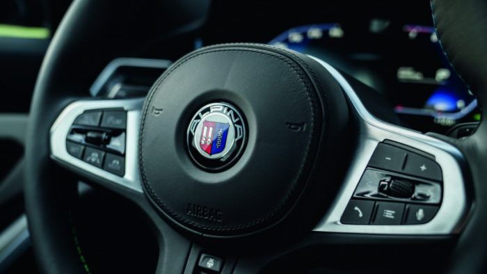 BMW Alpina B3 Interior 2 700x394