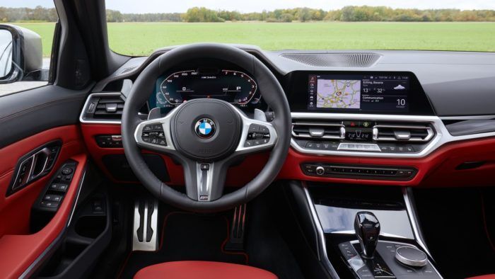 BMW M340i XDrive Touring 2020 44 700x394