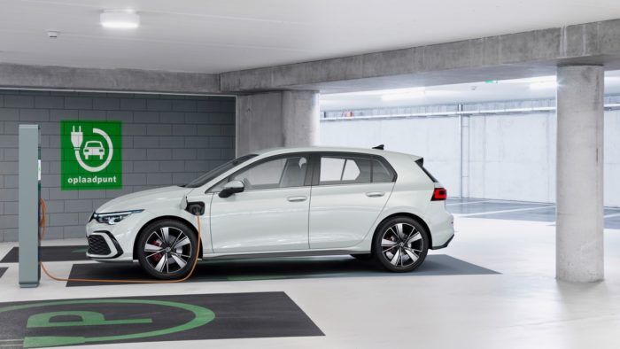 Volkswagen Golf GTE 1 700x394