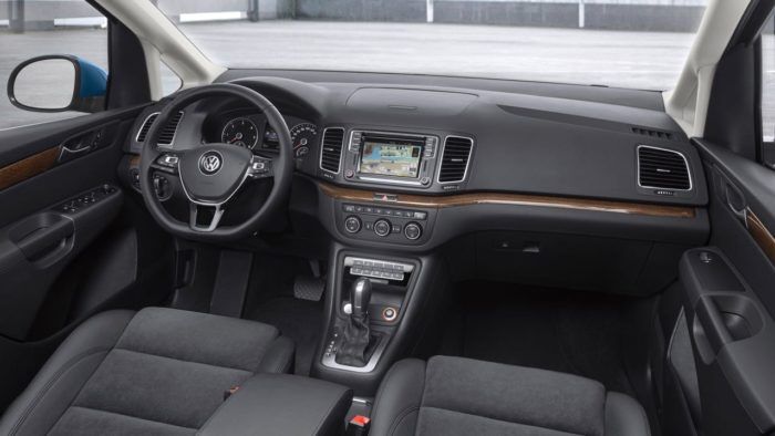 Volkswagen Sharan 2019 Interior 1 700x394
