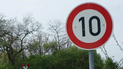 Límite de velocidad de 10 km/h en una ciudad por primera vez en España