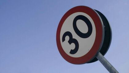 Límites de 30 km/h en ciudad: la DGT quiere que España sea el primer «País 30»