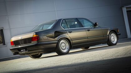 Atentos a la historia de este BMW Serie 7 con motor V16
