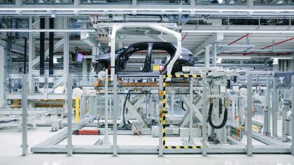 La falta de chips y otras materias primas preocupan a la industria