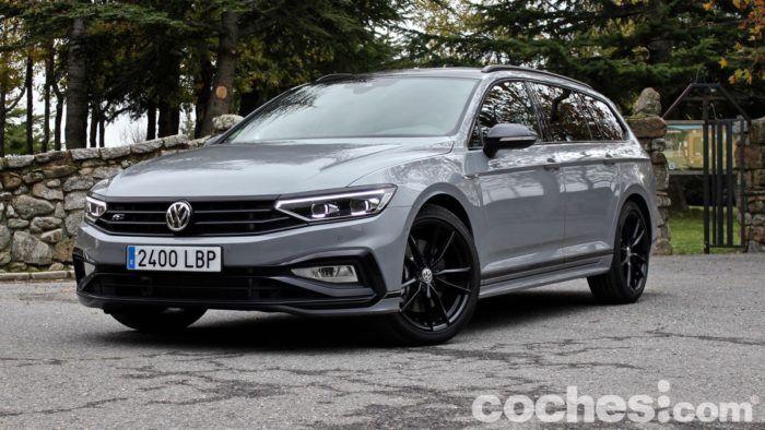 Volkswagen Passat Variant R Line 12 700x394