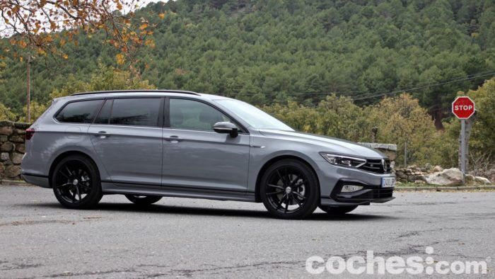 Volkswagen Passat Variant R Line 15 700x394