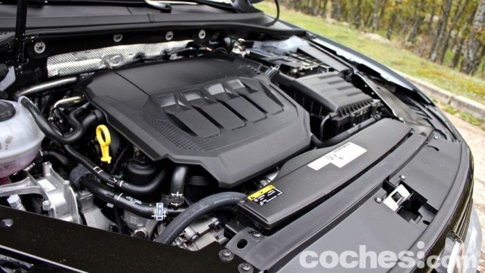 Volkswagen Passat Variant R Line Motor 2 700x394