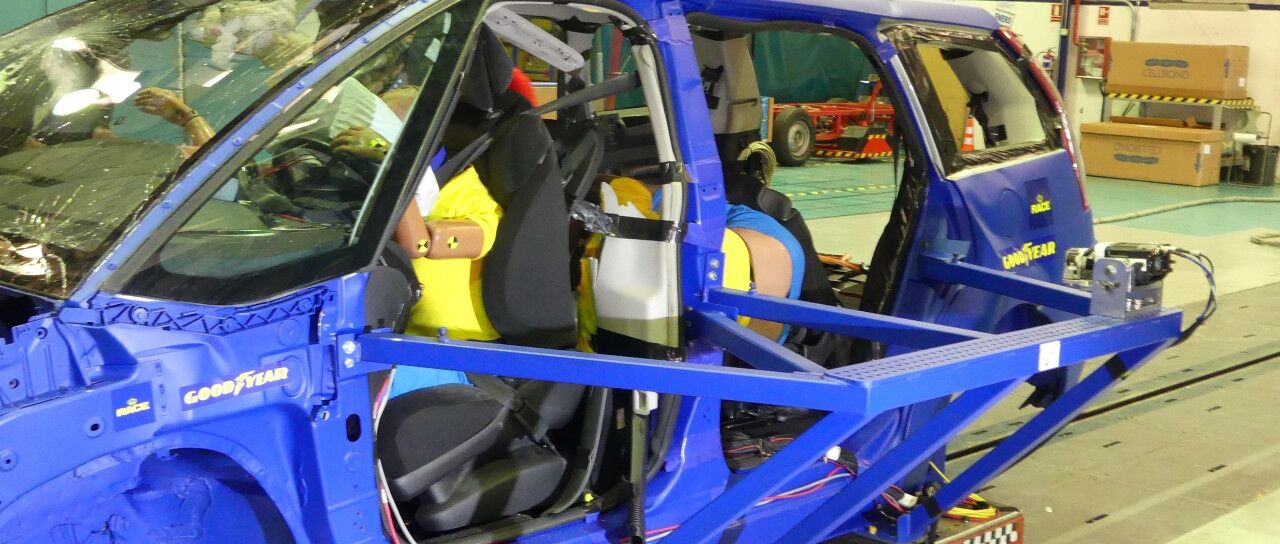 Todas las noticias de coches en un solo portal: Pruebas, fotos, vídeos, informes...