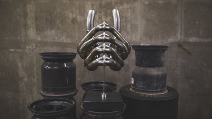 Formula 1 Esculturas Con Escapes 11 700x393