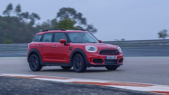 MINI John Cooper Works 2 700x394