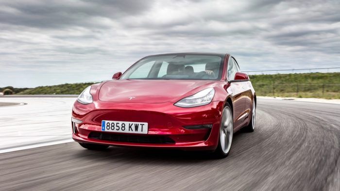 Tesla Model 3 1 700x394