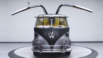 El pasado y «Regreso al futuro» se unen en esta Volkswagen Kombi T1 de 1967
