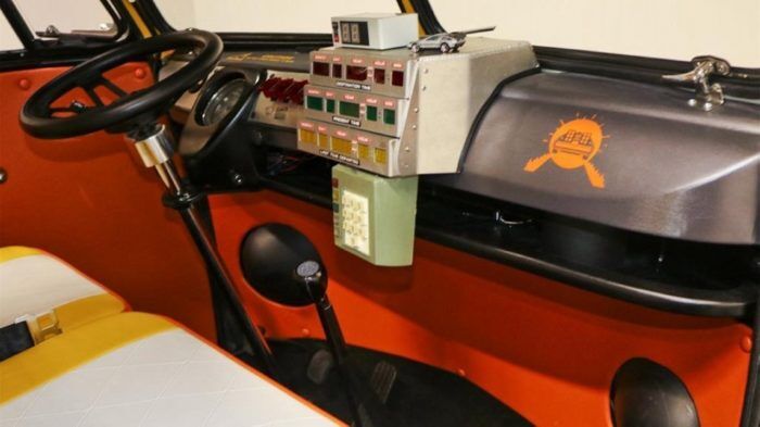 Volkswagen Kombi T1 DeLorean Interior 14 700x393