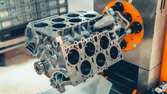 Bentley W12 Motor Montaje 12 700x394