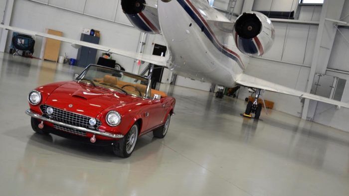 Fiat 124 Spider Roadster Salon 3 700x394