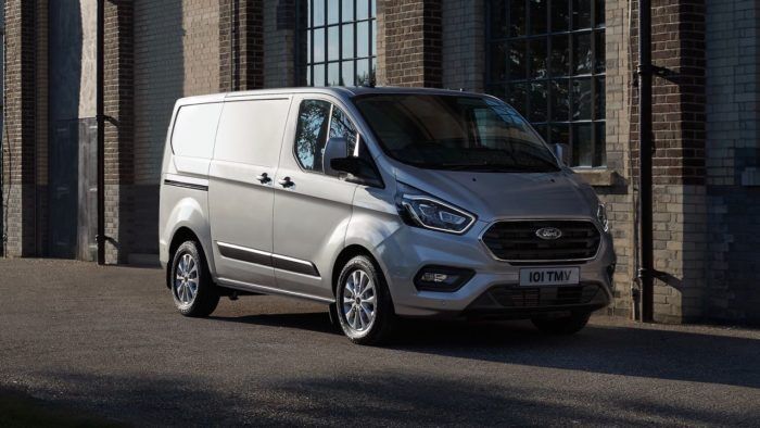 Ford Transit Custom PHEV 2020 8 700x394
