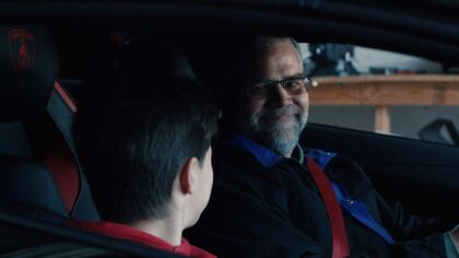 De réplica a realidad: así sorprendió Lamborghini a un padre e hijo por Navidad