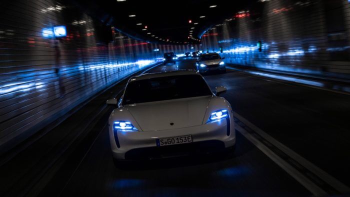 Porsche Taycan 1 1 700x394