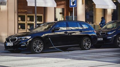 BMW 330e xDrive Touring, primer enchufable con carrocería familiar de la marca