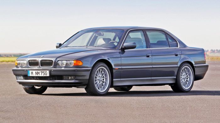 BMW Serie 7 E38 700x394