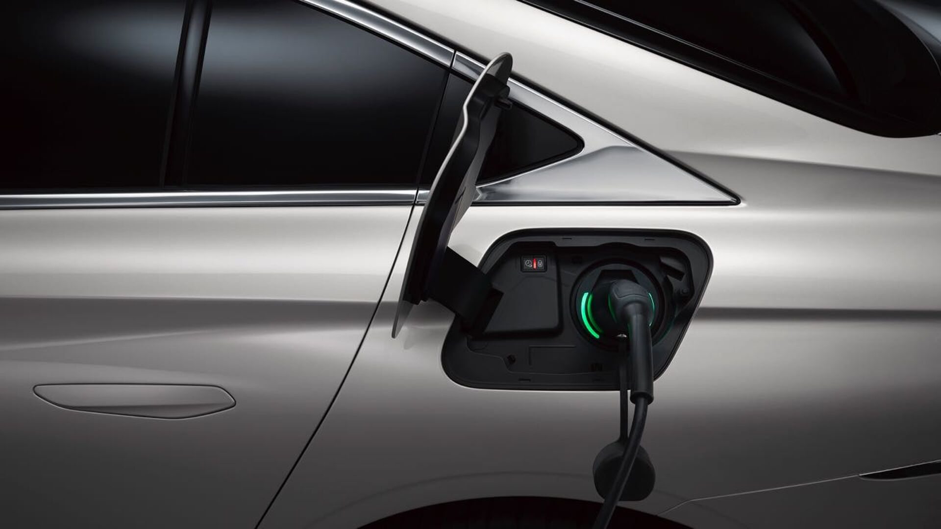 ¿Bajan mucho los costes de moverse en un coche eléctrico respecto a uno de combustión?