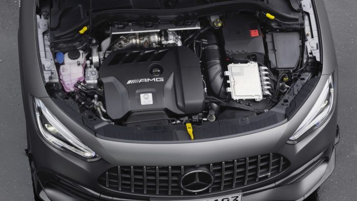 Mercedes AMG GLA 45 4Matic 18 700x394