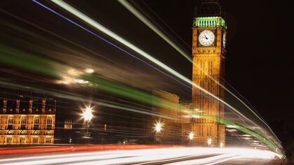 Reino Unido quiere prohibir todo coche que no sea eléctrico para 2035