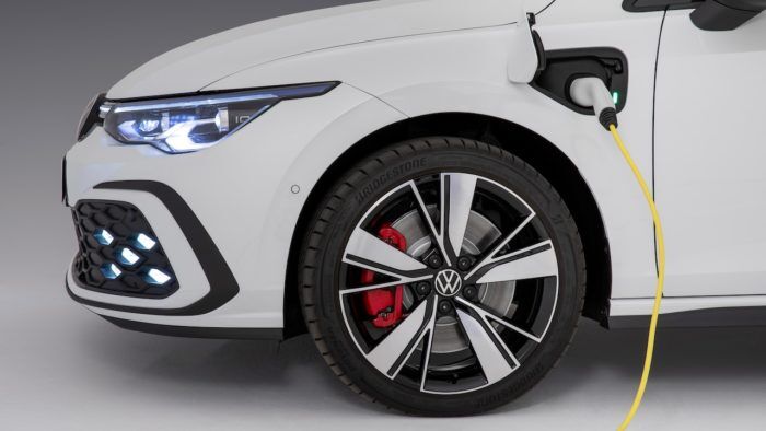 Volkswagen Golf GTE 2020 4 700x394