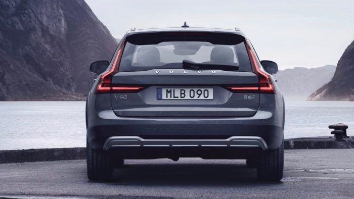 Volvo V90 Cross Country 2020 4 700x394