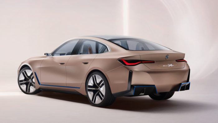 BMW Concept I4 38 700x394