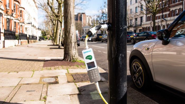 Electrica Avenue Cargar Electricos Farolas 5 700x394