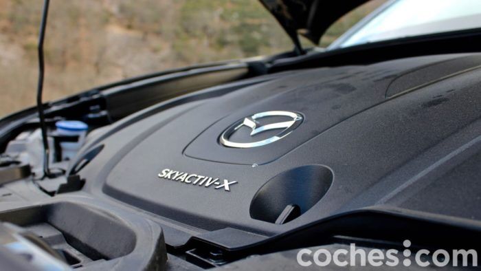 Mazda CX 30 SkyActiv X Prueba Motor 1 700x394