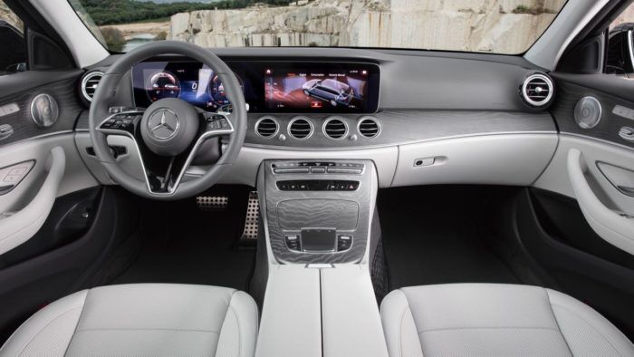 Mercedes AMG Clase E All Terrain 2020 Interior 2 700x394