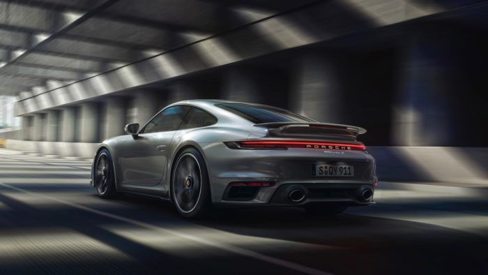 Porsche 911 Turbo S 992 44 700x394