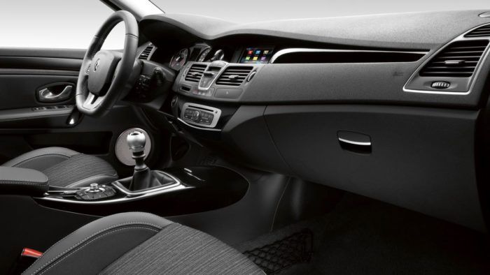 Renault Laguna 2013 Interior 1 700x394