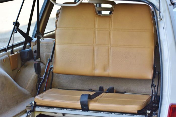 Tercera Fila De Asientos Volvo 240 700x467