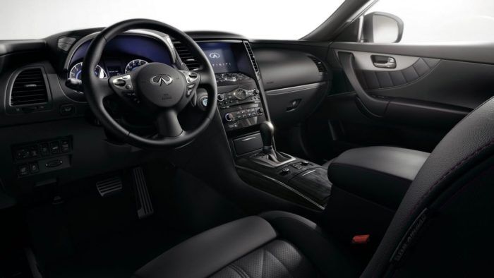 Infiniti QX70 2014 Interior 2 700x394