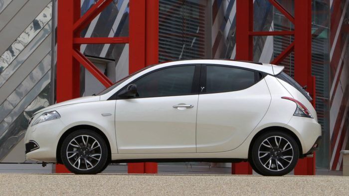 Lancia Ypsilon 2011 11 700x394