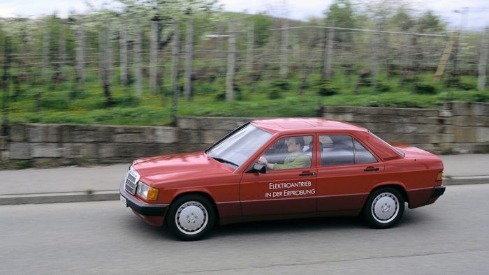 Mercedes Benz 190 Elektro 6 700x394