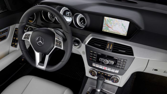 Mercedes Clase C Estate 2011 12 700x394