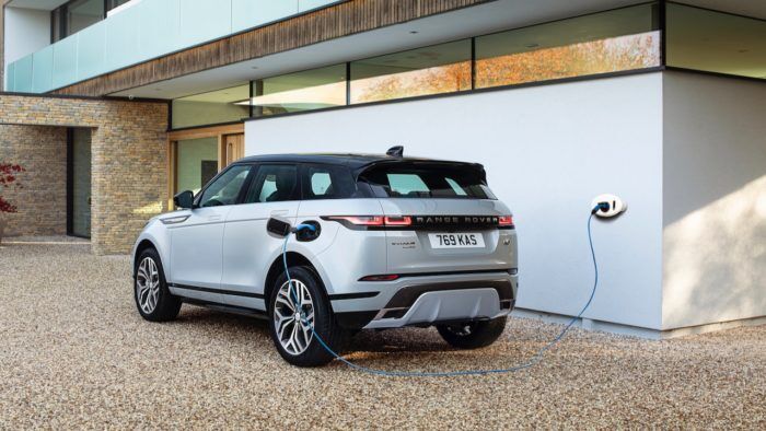 Range Rover Evoque P300e 5 700x394